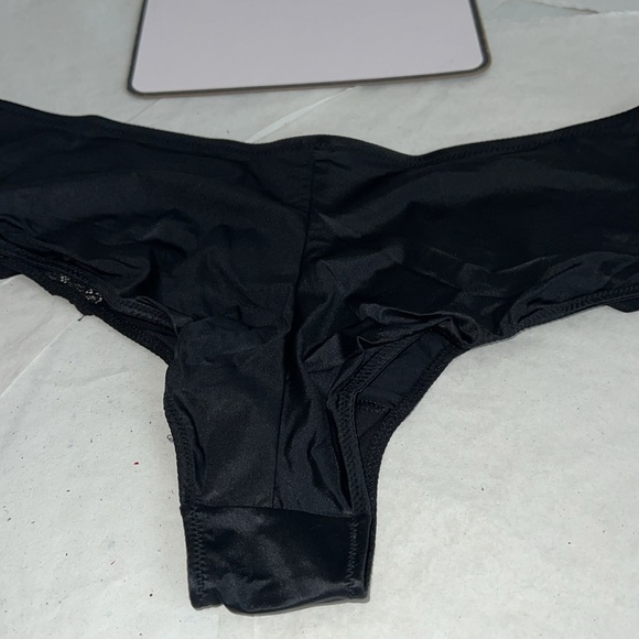 (L) Victoria’s Secret Lace Strappy Cheeky Panty - Picture 7 of 9